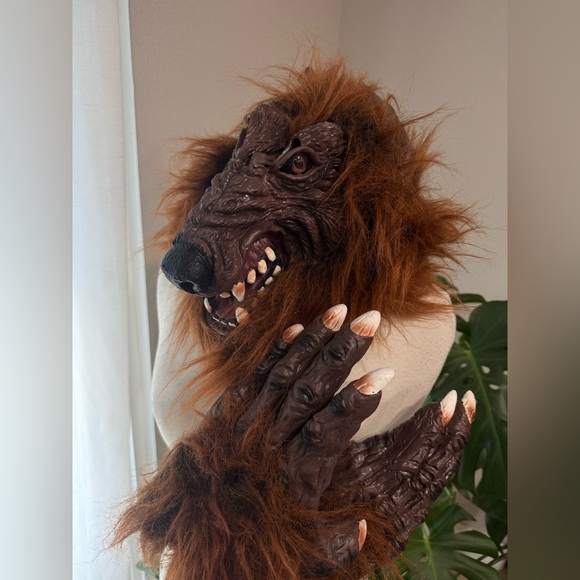 Realistic Werewolf Mask & Gloves Set – Halloween / Cosplay - Picture 1 of 5